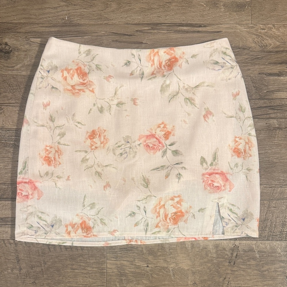 NWT Windsor Floral Mini Skort in Peach and Green - Size XS